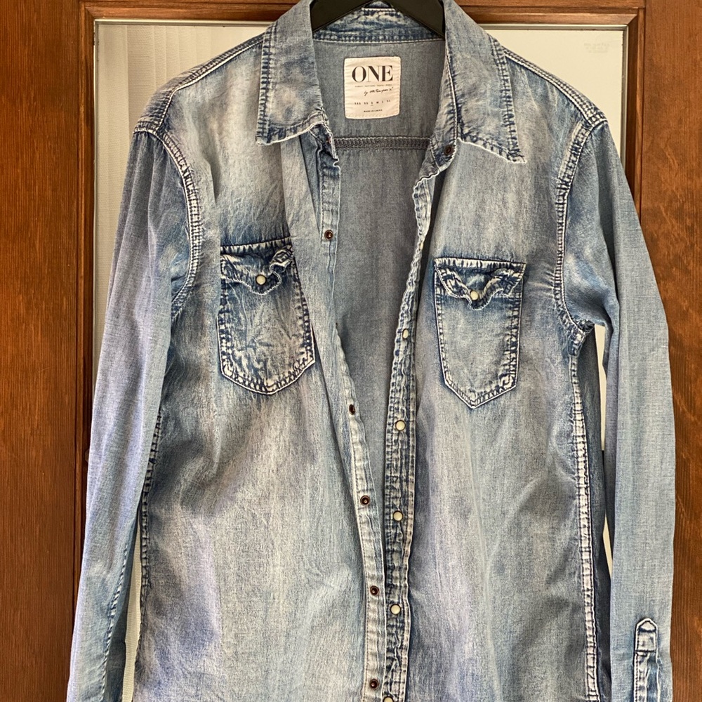 One Teaspoon Denim Shirt - Perfectly worn in acid wash look